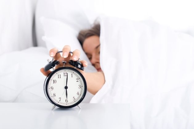 10 sposobów na problemy ze wstawaniem rano